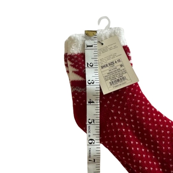 NWT a new day Women's Shoe Sz.4-10  Red/White Pattern Soft & Cozy Holiday Socks - Picture 8 of 12